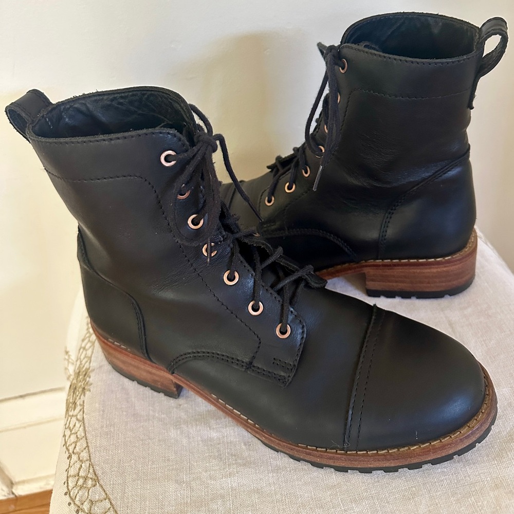 Portland Leather Patina Line Black Leather Women’s Lace Up Boots Size 9